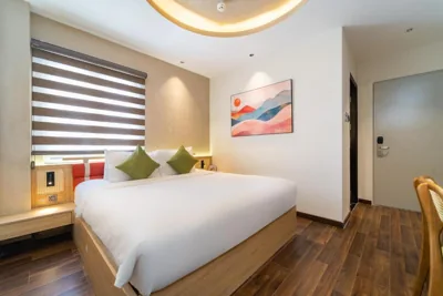 Deluxe King Room — Nicecy Hotel - Bui Vien Central