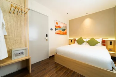 Superior King Room — Nicecy Hotel - Bui Vien Central